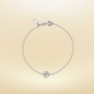 ใบโพธิ์ (Bodhi Leaf)