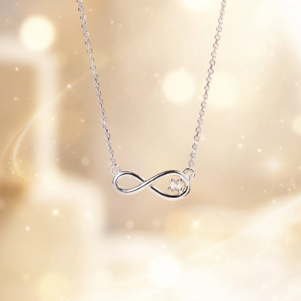 จี้เพชร Infinity พร้อมสร้อยคอ 16 และ 18 นิ้ว